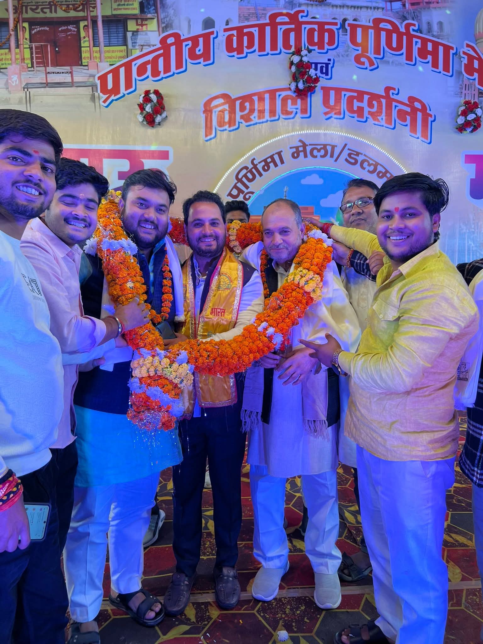 कार्तिक पूर्णिमा मेले में उत्कृष्ट सेवाओं के लिए समाजसेवी अनुष्ठान सिंह ने किया सम्मान समारोह