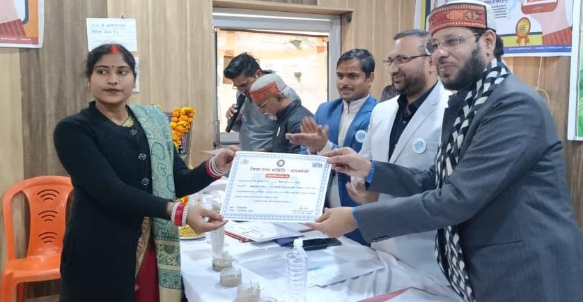 दीनशाह गौरा ब्लॉक में प्राकृतिक खेती पर गोष्ठी, कृषि सखियों को मिला सम्मान