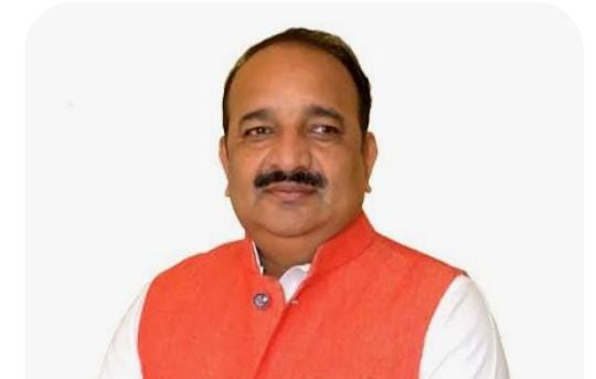 कैंसर से जूझ रहे विधायक पर IT रेड, मंत्री दिनेश प्रताप सिंह के बयान से सियासत गरम